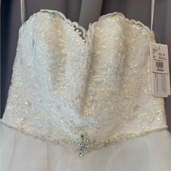 David’s Bridal NWT Wedding Gown - Picture 1 of 7